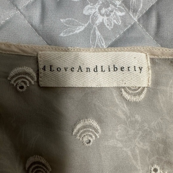 Johnny Was 4 Love & Liberty Ivory Embroidered Silk Top, Size Small (v) - Picture 6 of 7